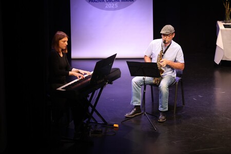 Praznik Mirna 2025 - Eva Zec in David Kocijan, foto Studio PraprotKa (6)